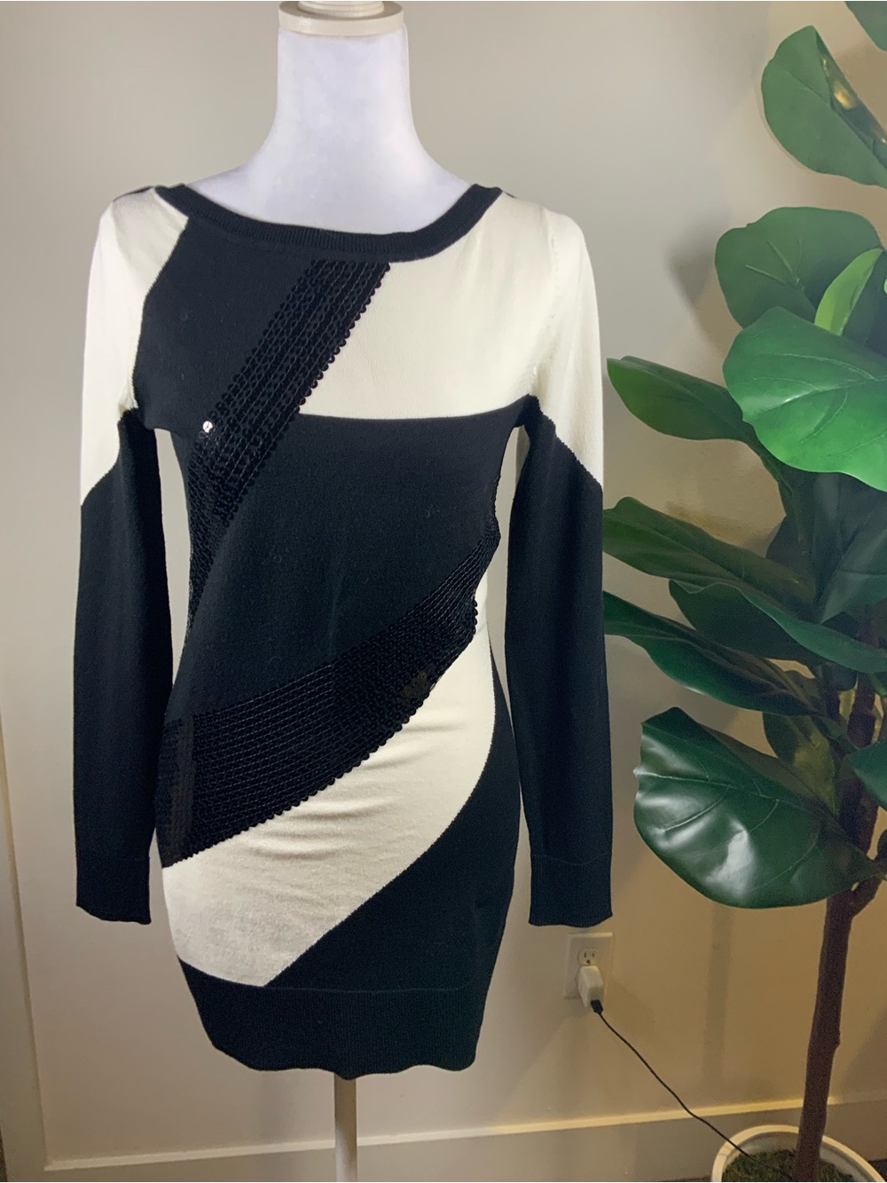 INC International Concepts Black and White Long-Sleeve Colorblock Sweater